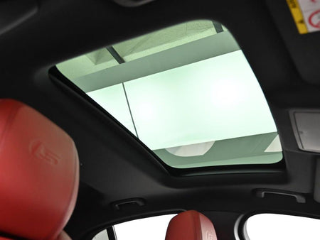 Jaguar XE — photo 18