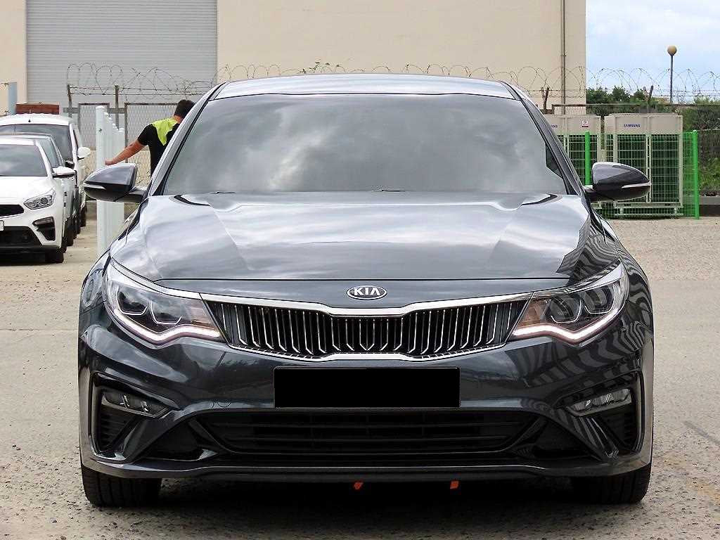 Kia K5 — photo 01