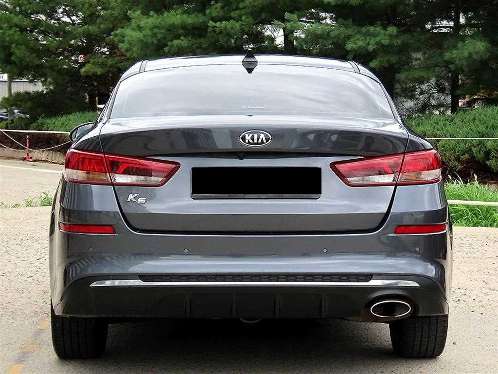 Kia K5 — photo 04