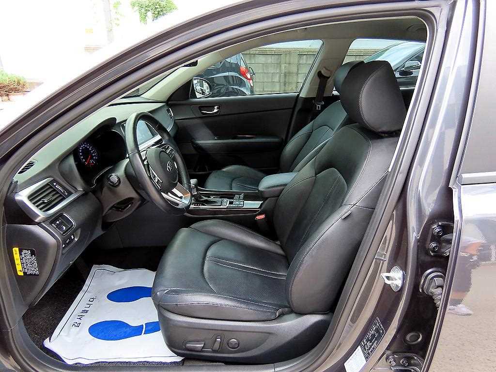 Kia K5 — photo 05