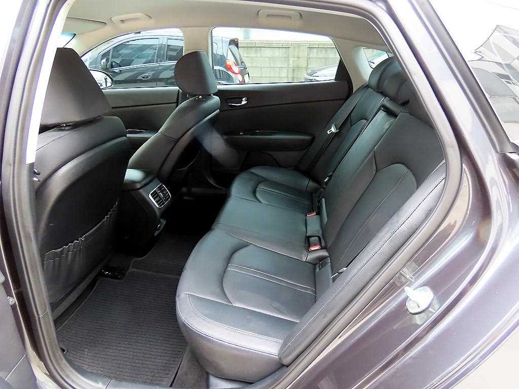 Kia K5 — photo 06