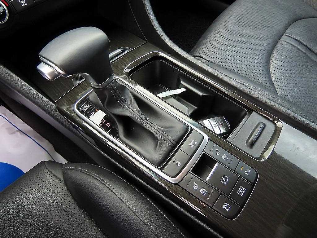 Kia K5 — photo 10