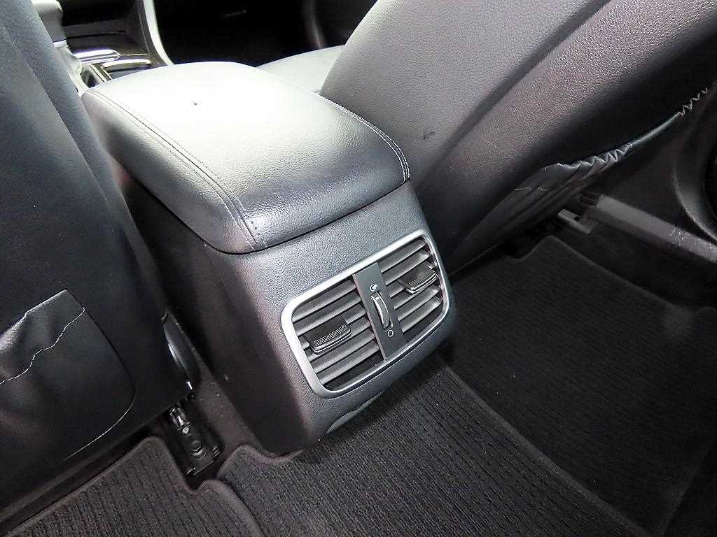 Kia K5 — photo 17