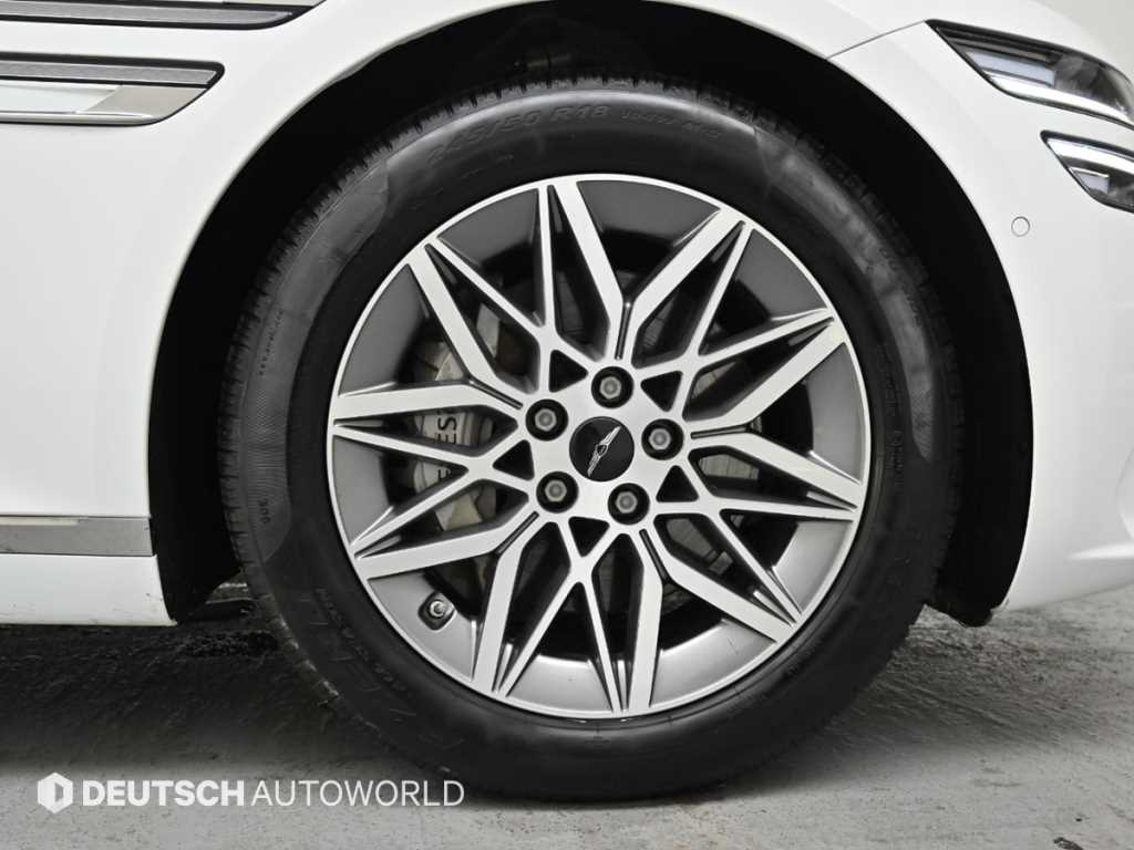 Genesis G80 — photo 05