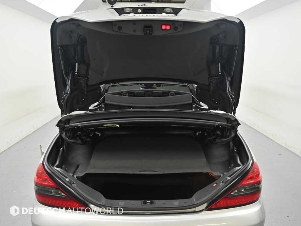 Mercedes-Benz SL-Class — photo 19
