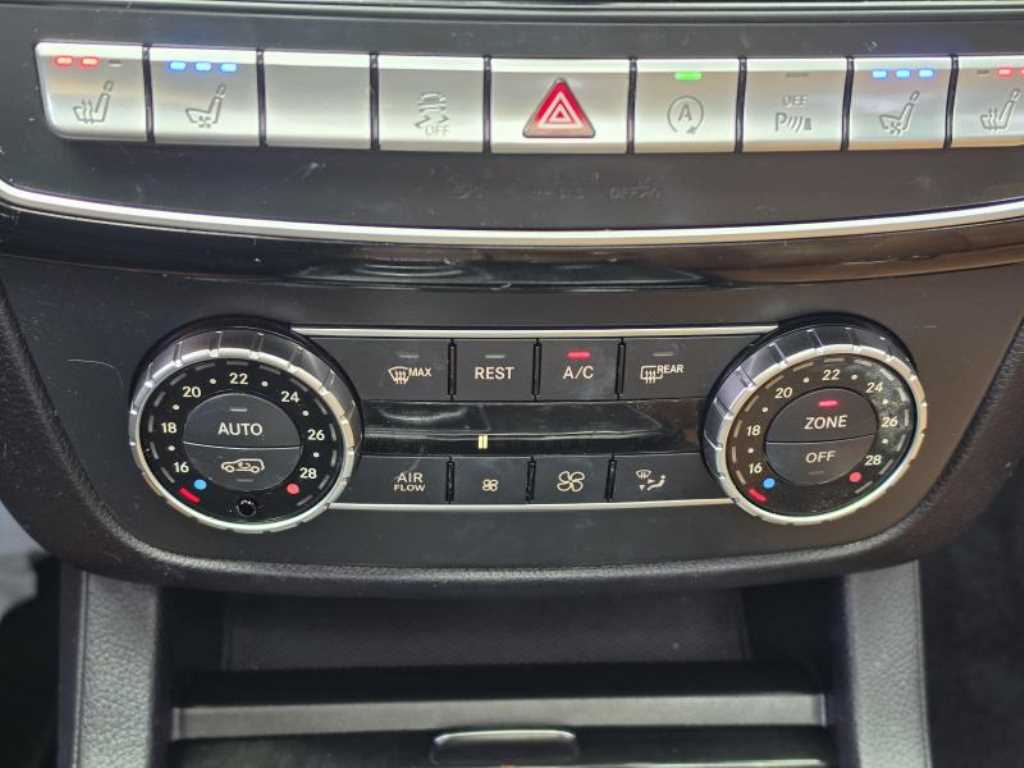 Mercedes-Benz GLE-Class — photo 17