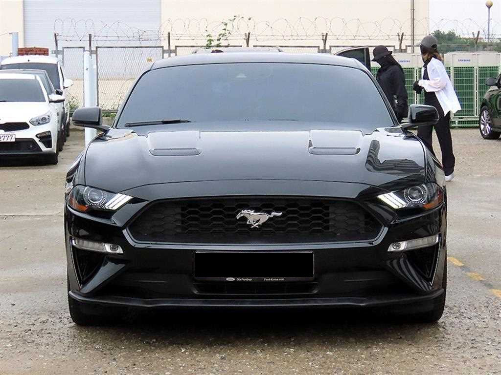 Ford Mustang — photo 01
