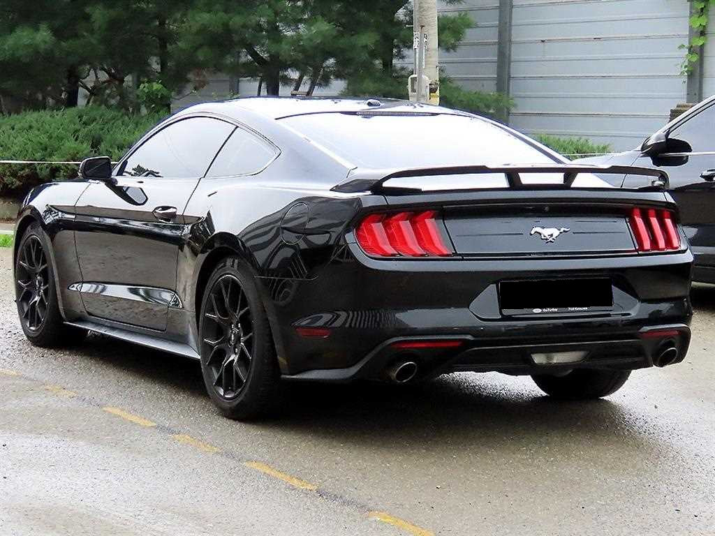 Ford Mustang — photo 03