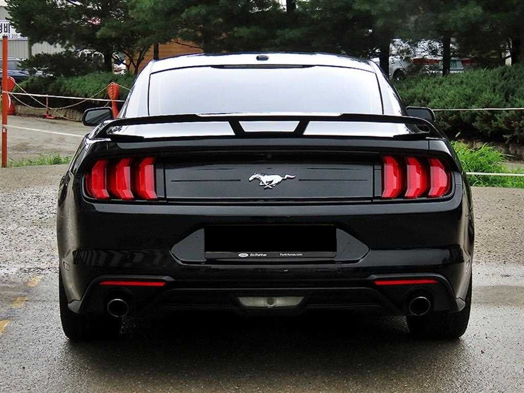 Ford Mustang — photo 04