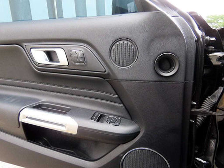 Ford Mustang — photo 11