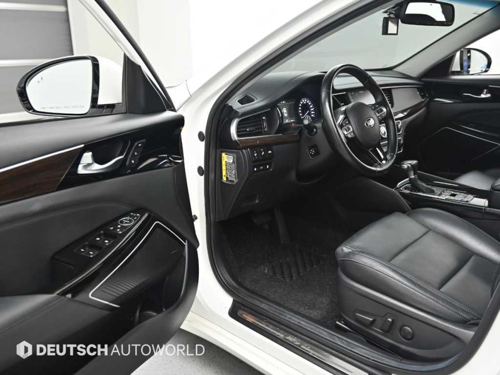 Kia K7 — photo 11