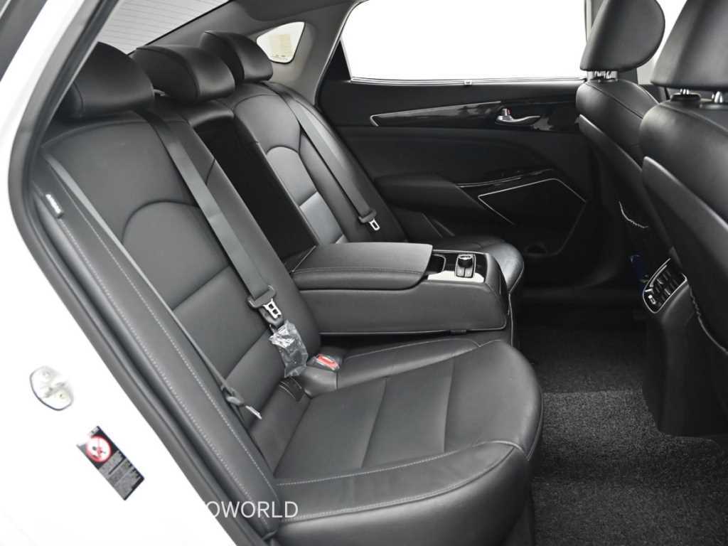 Kia K7 — photo 12