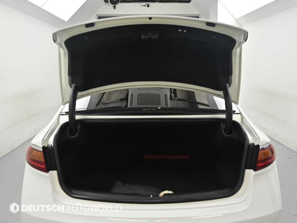 Kia K7 — photo 19