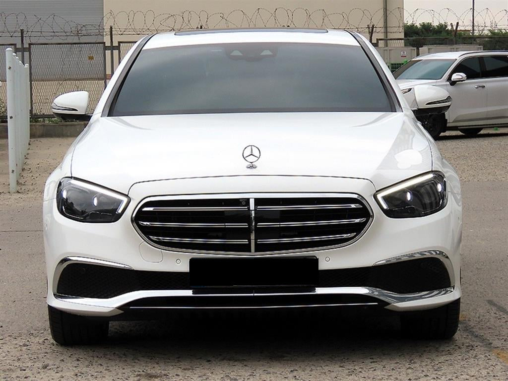 Mercedes-Benz E-Class — photo 01