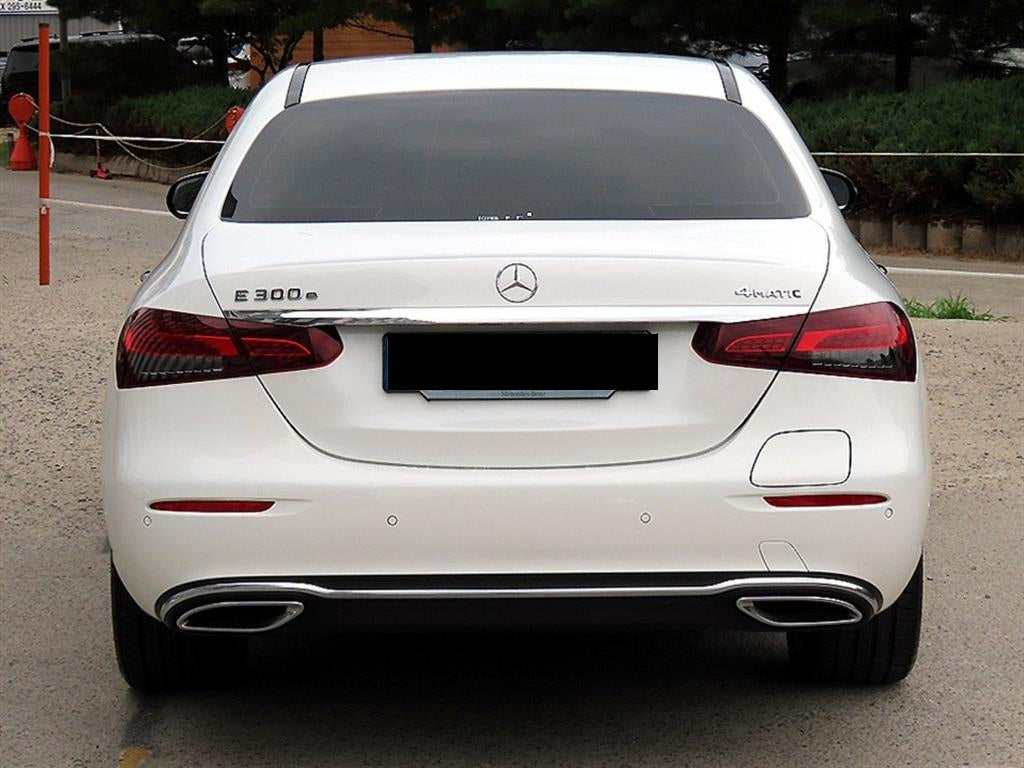 Mercedes-Benz E-Class — photo 04