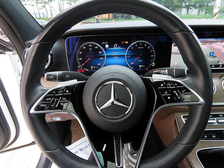 Mercedes-Benz E-Class — photo 06