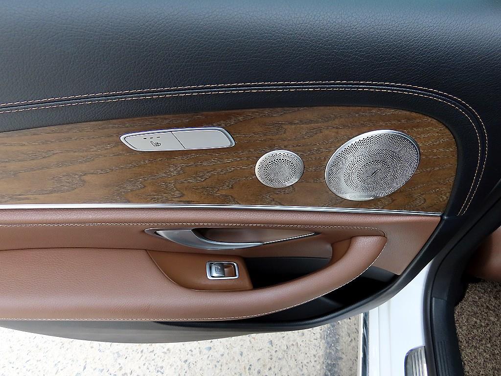 Mercedes-Benz E-Class — photo 16
