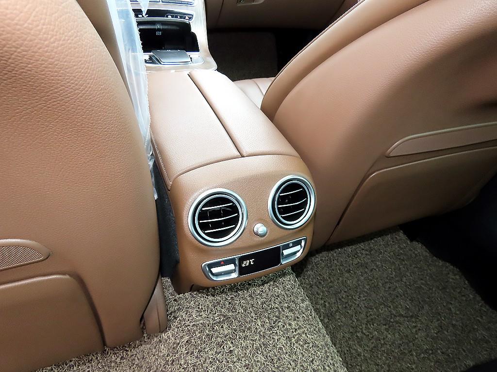 Mercedes-Benz E-Class — photo 17