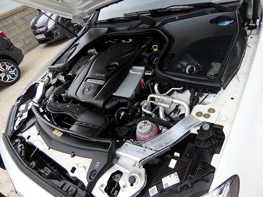 Mercedes-Benz E-Class — photo 19