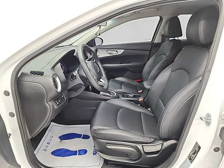 Kia K3 — photo 12
