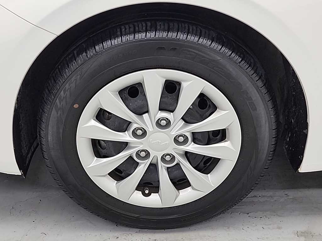 Kia K3 — photo 19