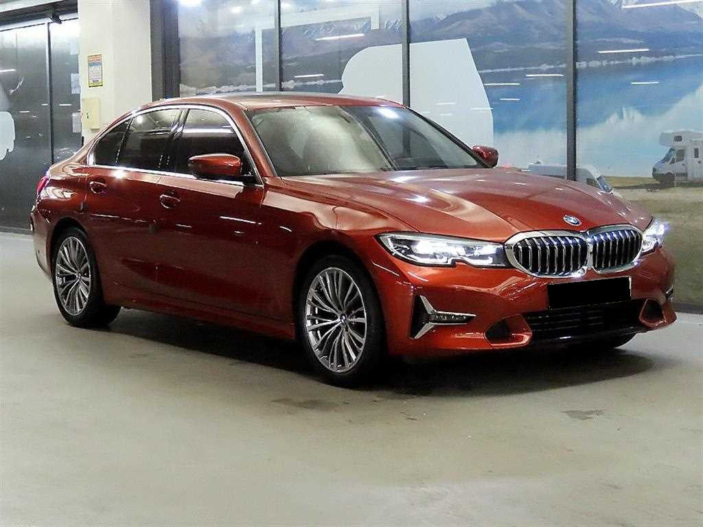 BMW 3-Series — photo 01