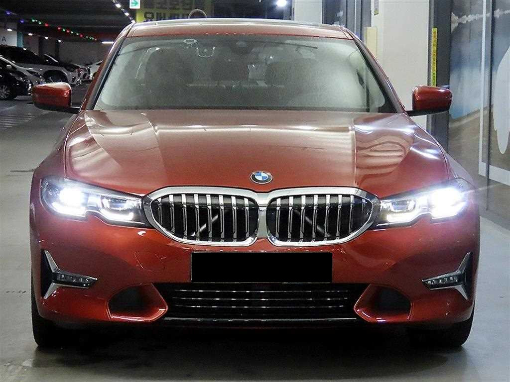 BMW 3-Series — photo 02