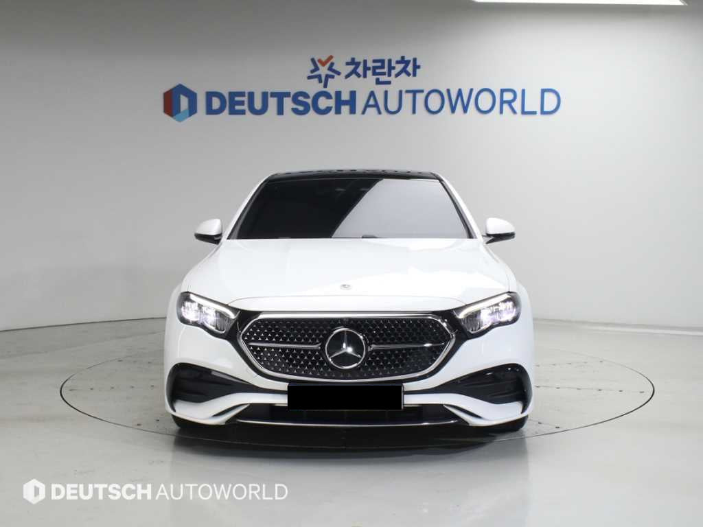 Mercedes-Benz E-Class — photo 03