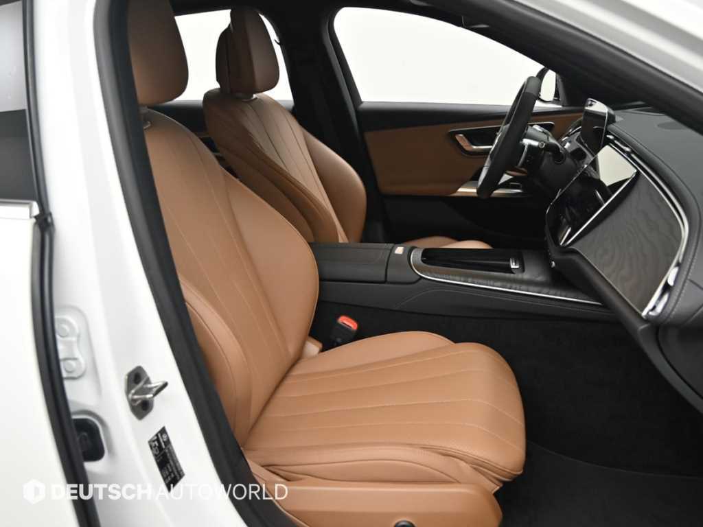 Mercedes-Benz E-Class — photo 10