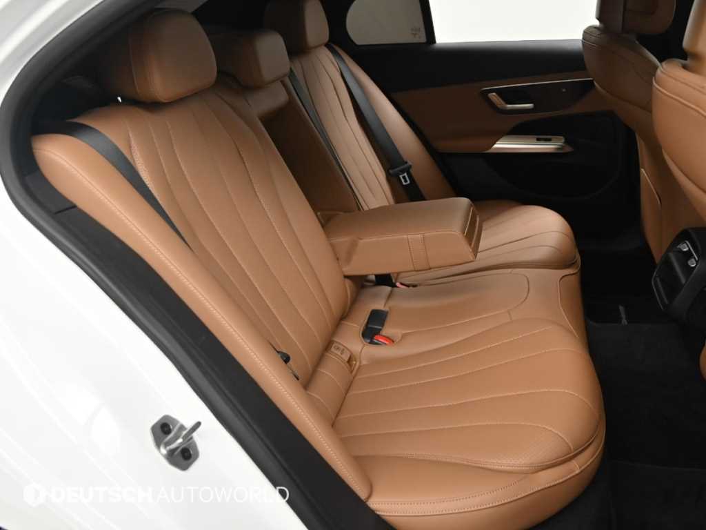 Mercedes-Benz E-Class — photo 12