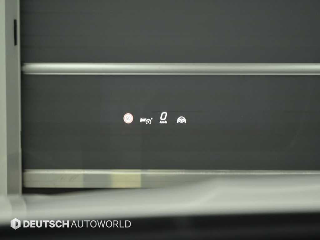 Mercedes-Benz E-Class — photo 18