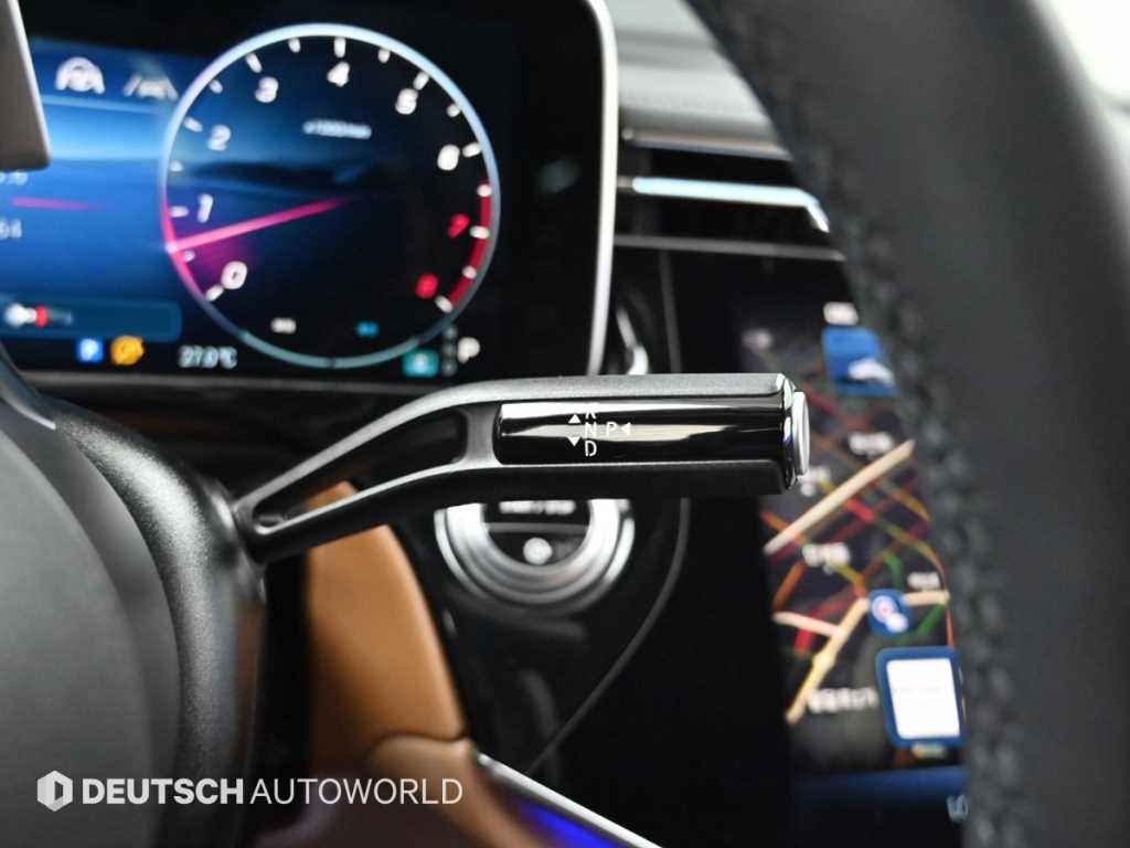 Mercedes-Benz E-Class — photo 09
