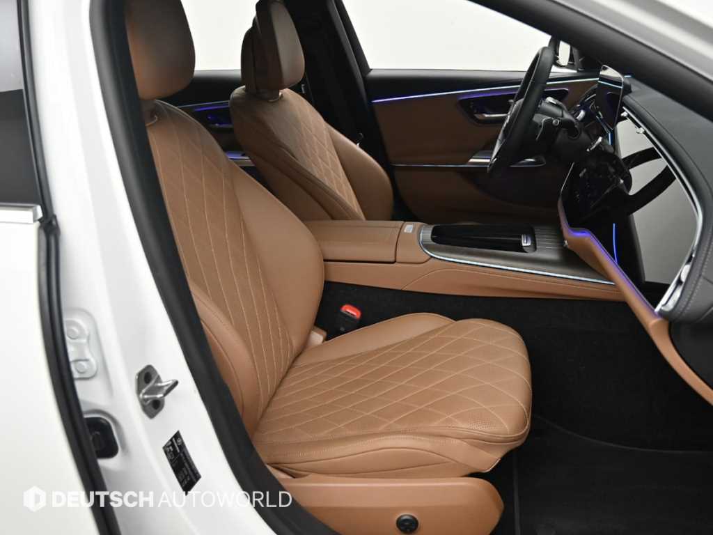 Mercedes-Benz E-Class — photo 10