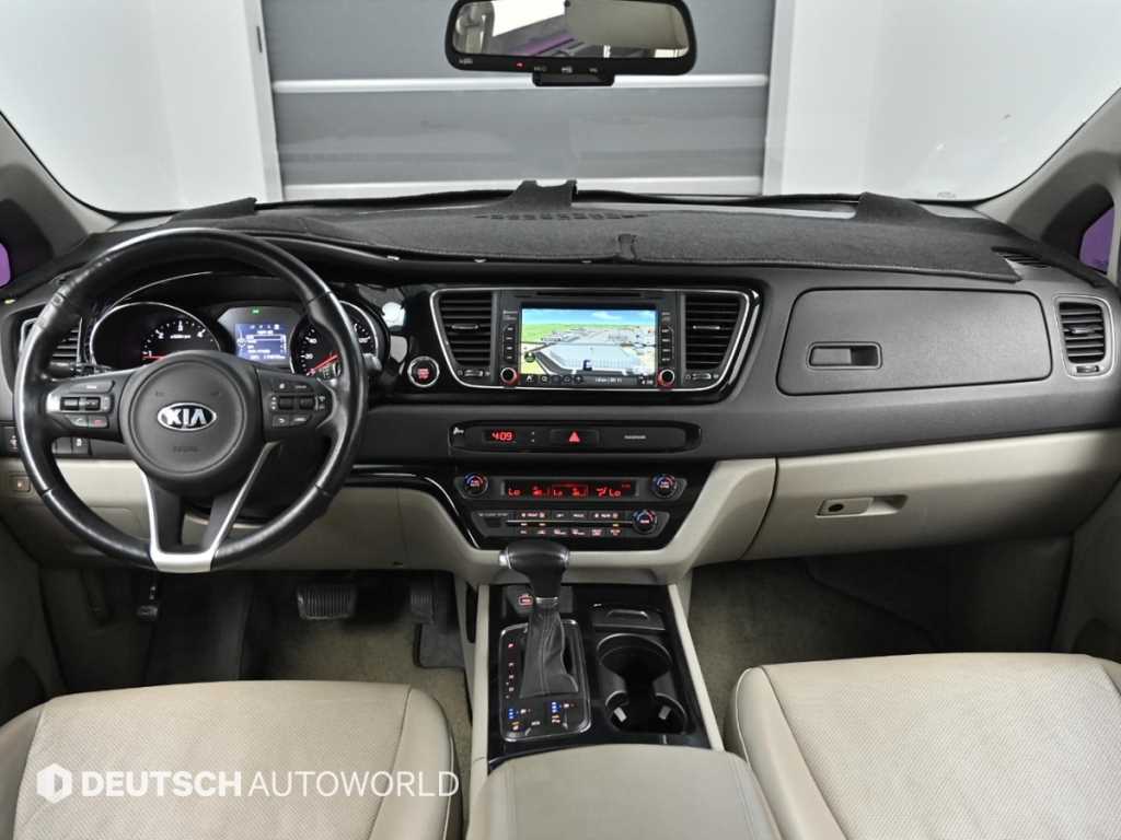 Kia Carnival — photo 07