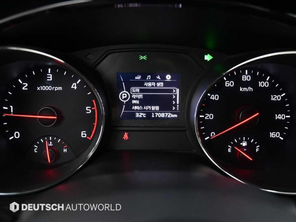Kia Carnival — photo 08