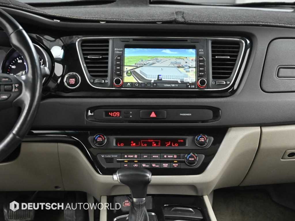 Kia Carnival — photo 14