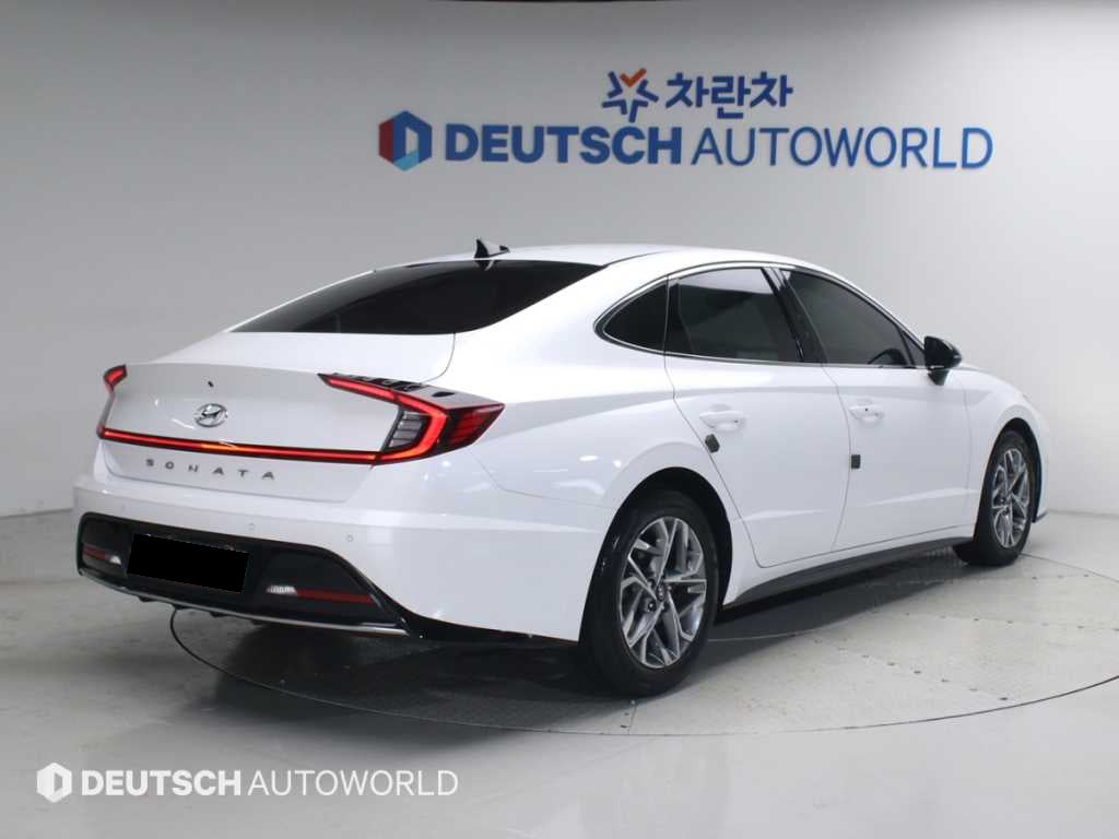 Hyundai Sonata — photo 02