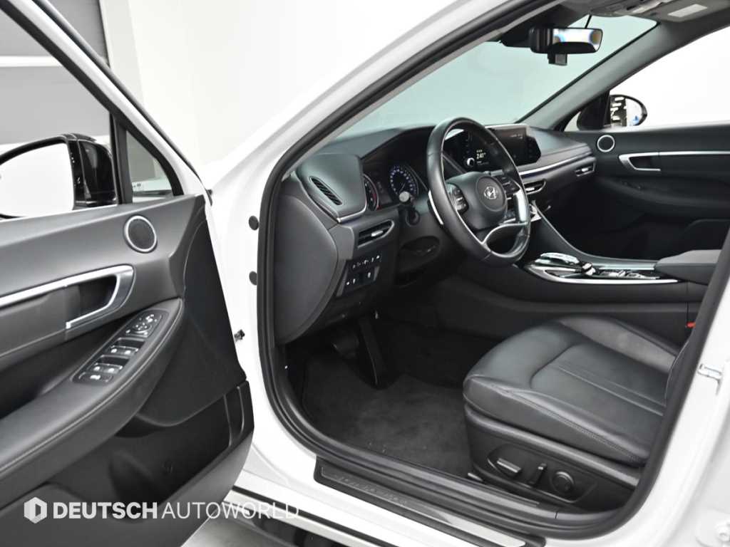 Hyundai Sonata — photo 11