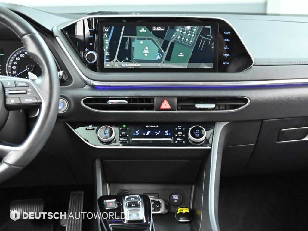 Hyundai Sonata — photo 14