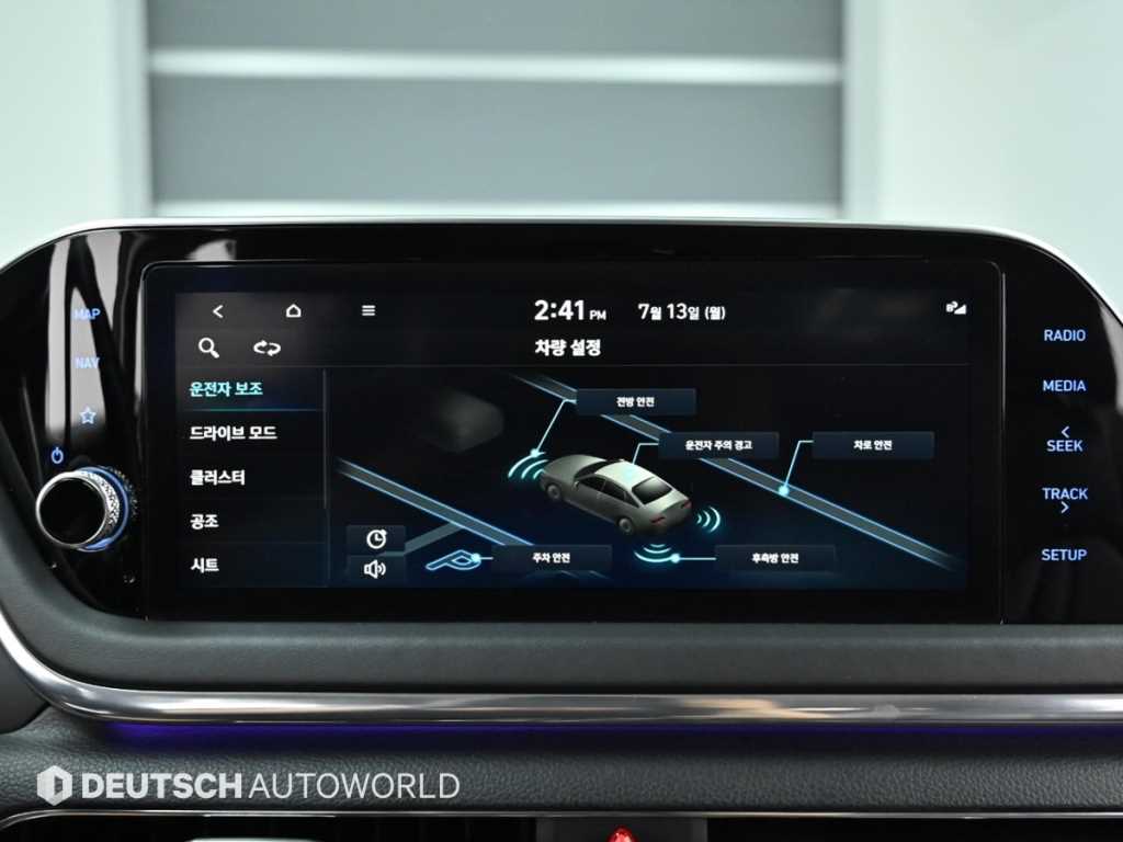 Hyundai Sonata — photo 17