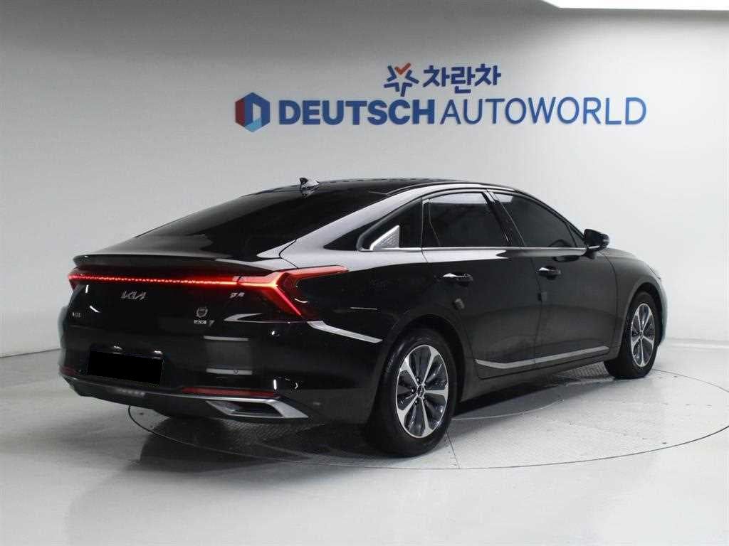 Kia K8 — photo 02