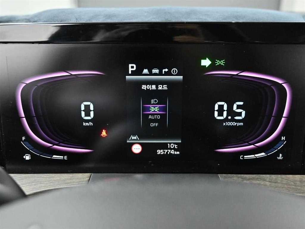 Kia K8 — photo 08
