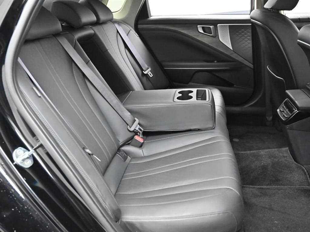 Kia K8 — photo 12