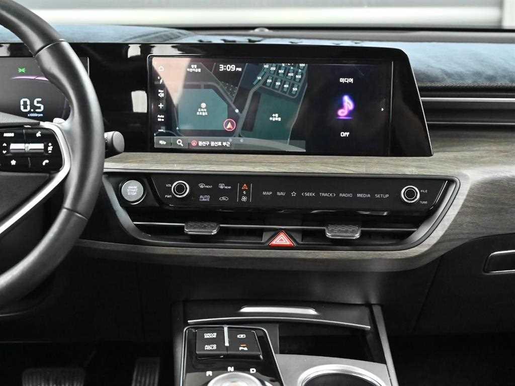 Kia K8 — photo 14