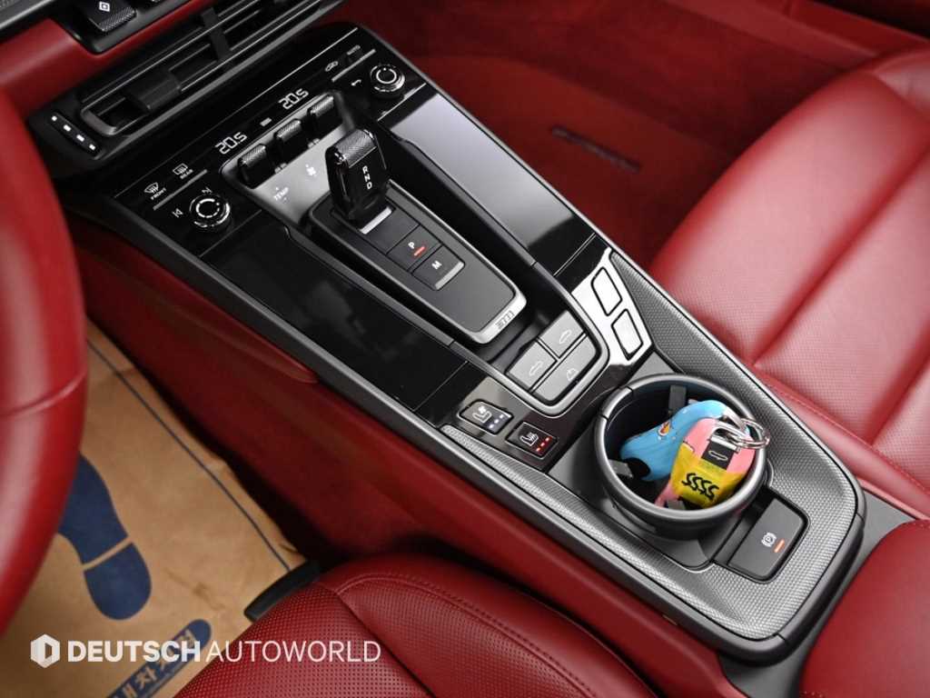 Porsche 911 — photo 09