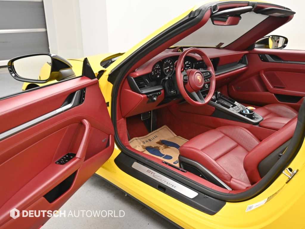 Porsche 911 — photo 11