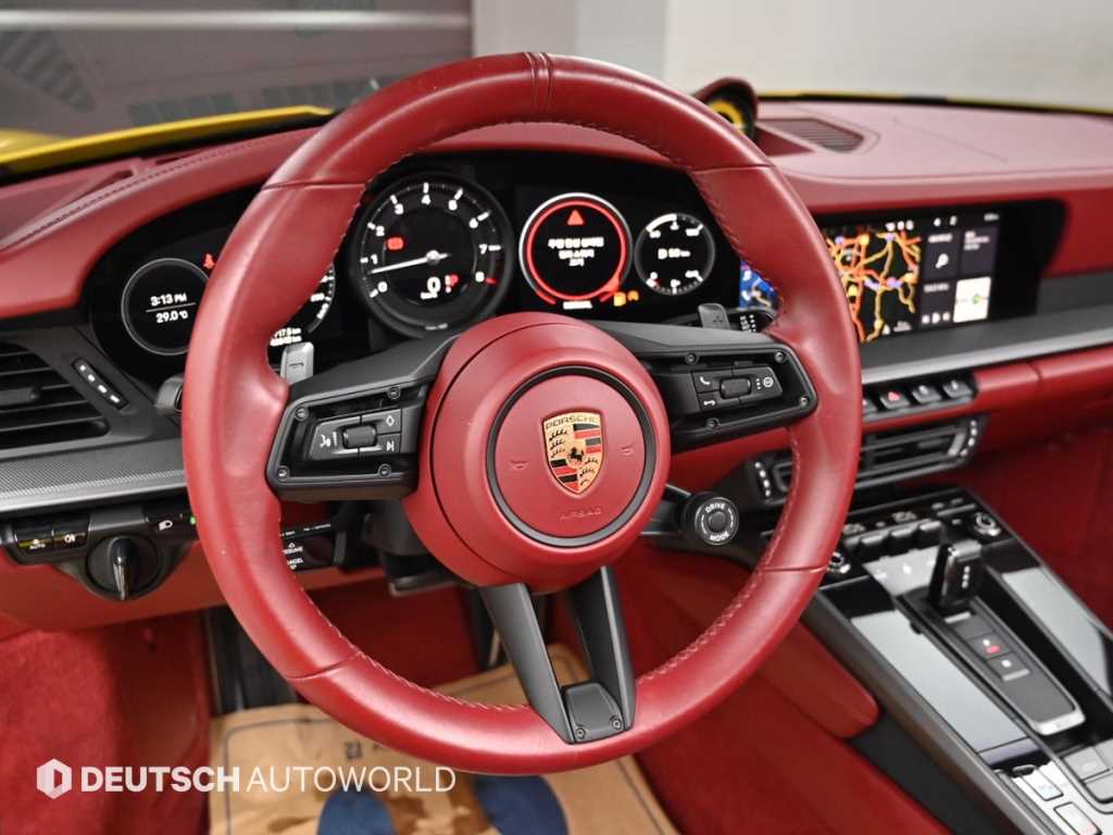 Porsche 911 — photo 13