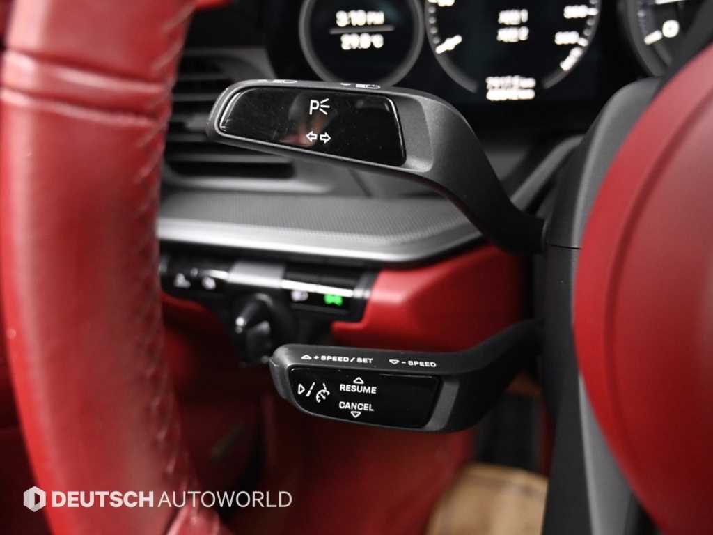 Porsche 911 — photo 16