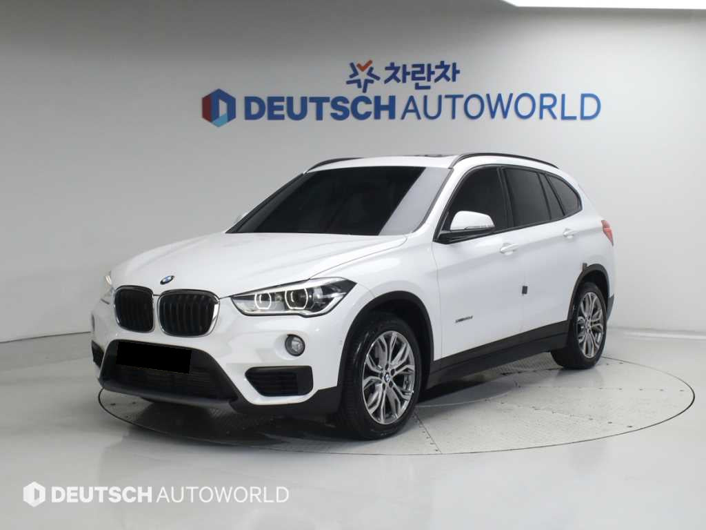 BMW X1 — photo 01