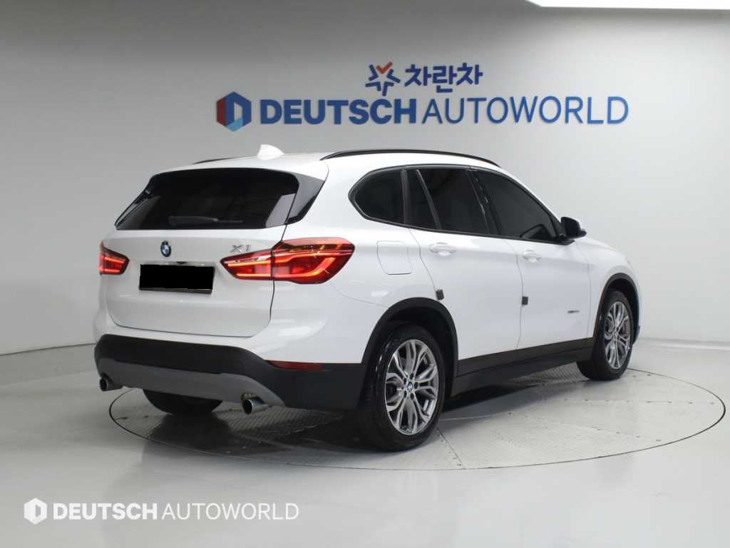 BMW X1 — photo 02